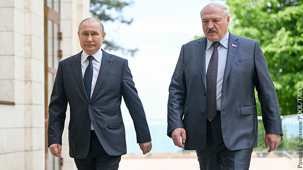 vzglyad's tweet photo. Лукашенко: Переоборудование белорусских самолетов под ядерное оружие завершено https://t.co/DAzsZmPW5B https://t.co/g8HAagjP9e