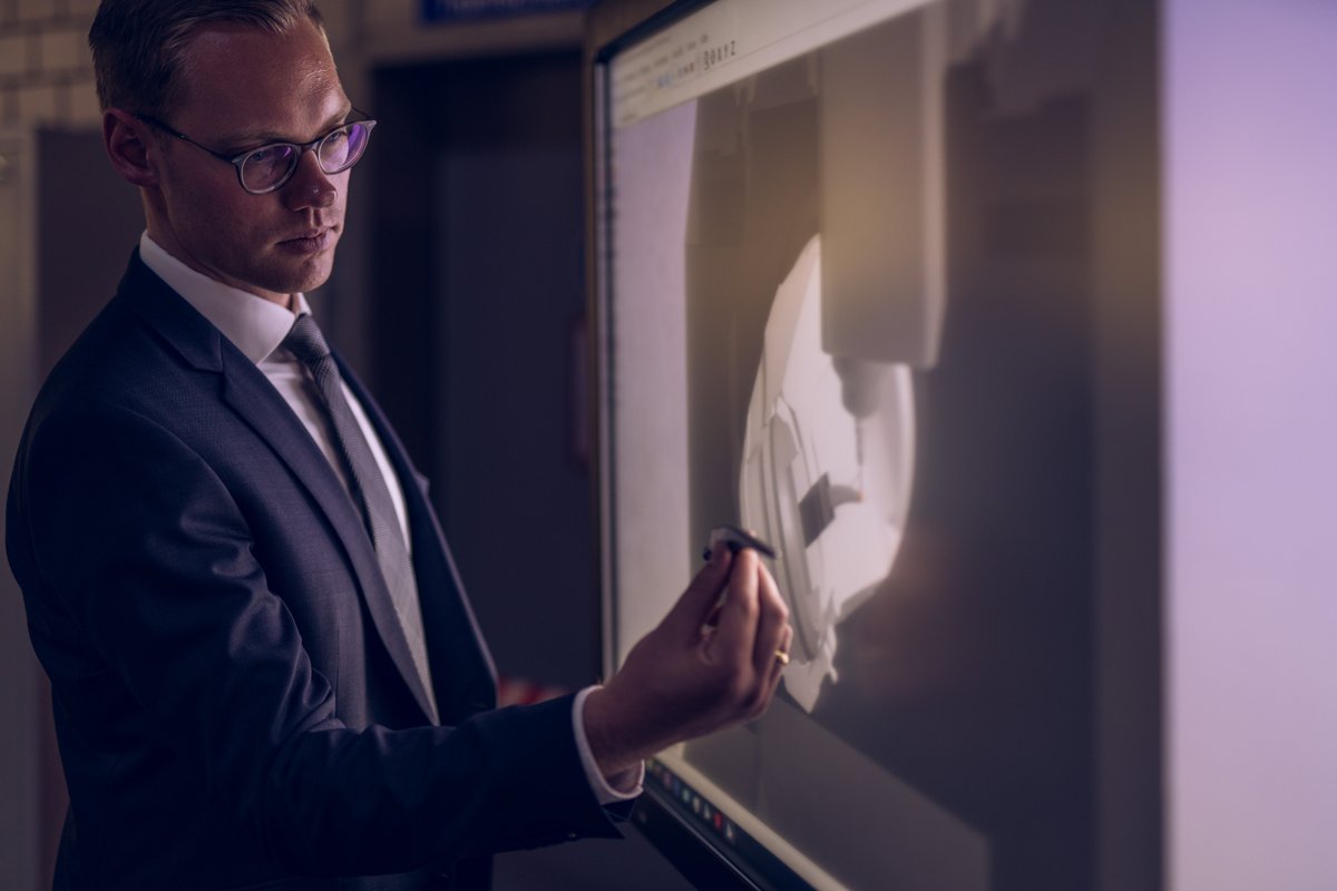 EMO_HANNOVER's tweet photo. AI models have to be trained at great expense, but so far they do not adapt to changing processes. We want to change that. In the future, AI will also be profitable for small and medium-sized enterprises. Learn more at Let's talk science on August 31!

https://t.co/ykoT36OoWo https://t.co/gPTuzwJfi1