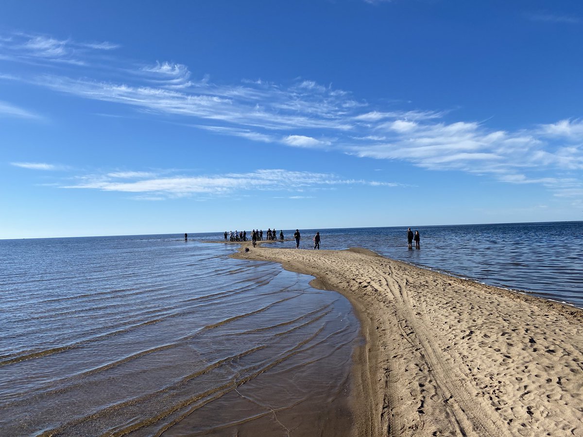 TommiHurri's tweet photo. #OpusLex päivät jatkuvat @TSaranpaa ’n luentojen jälkeen ns. vapaammalla ohjelmalla @Kalajoki hiekkasärkillä☀️#venetsialaiset https://t.co/PF1DBOU1VG