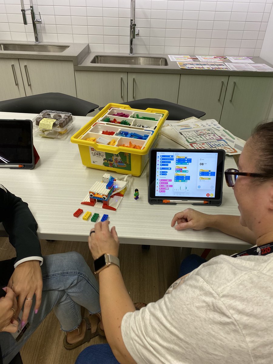 DrGillSchultz's tweet photo. ⁦@barrington220⁩ elementary STEM team learning how to code and program our new ⁦@LEGO_Education⁩ robots! Lots of problem-solving, creativity, and collaboration! Can’t wait to see our students work with these robots! ⁦@220Science⁩ ⁦@STEM220⁩ https://t.co/aMpe85Hsa8