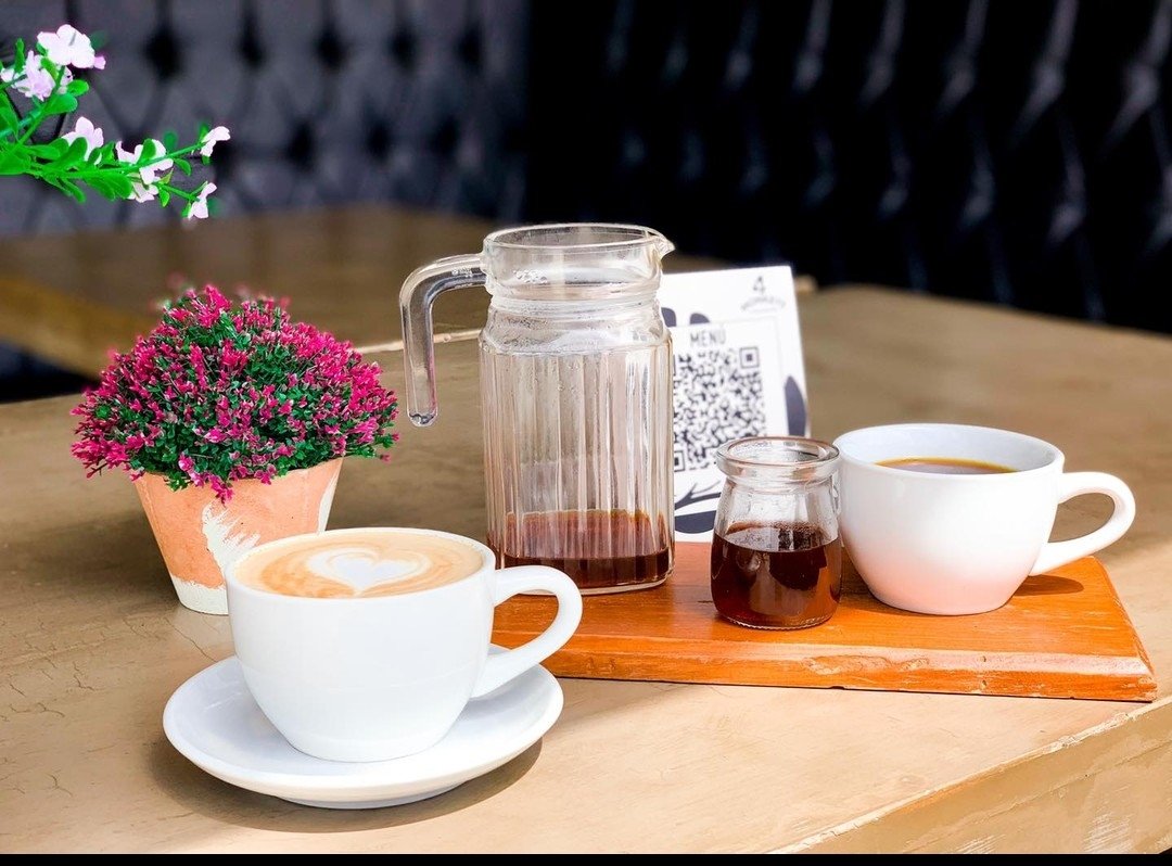 4Monkeyscoffee's tweet photo. ¡Nada mejor que iniciar tu día con una buena taza de café ☕🐒!
Tenemos tu espacio ideal y el mejor café de especialidad, también nuestros riquísimos postres 🍰😋
#cafe #Cafecito #cafedeespecialidad #workspace #4Monkeys https://t.co/NBlB0GUG4Y