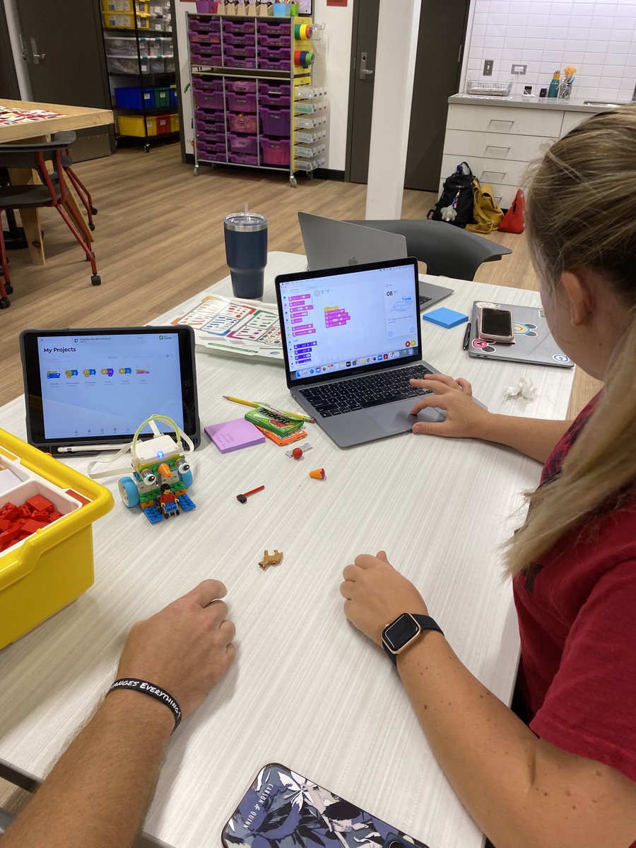 ⁦<a href="/barrington220/">Barrington 220</a>⁩ elementary STEM team learning how to code and program our new ⁦<a href="/LEGO_Education/">LEGO Education</a>⁩ robots! Lots of problem-solving, creativity, and collaboration! Can’t wait to see our students work with these robots! ⁦<a href="/220Science/">Barrington 220 Science & Engineering</a>⁩ ⁦<a href="/STEM220/">Elizabeth Nelson</a>⁩