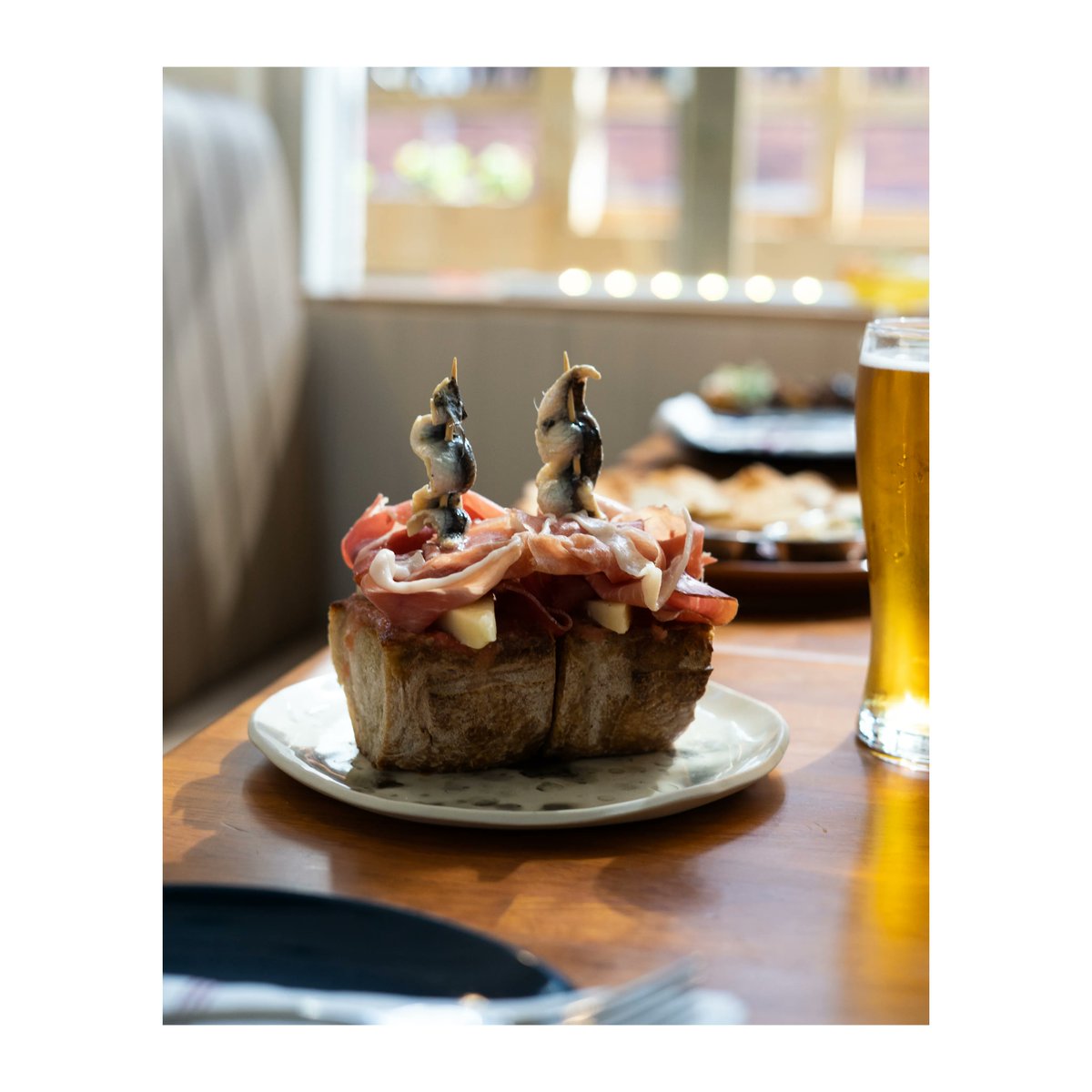 Thesocakitchen's tweet photo. Our Pan Guerrilla is the perfect pair to an Estrella Damm Beer 🍻 https://t.co/2fIaMHHEV6