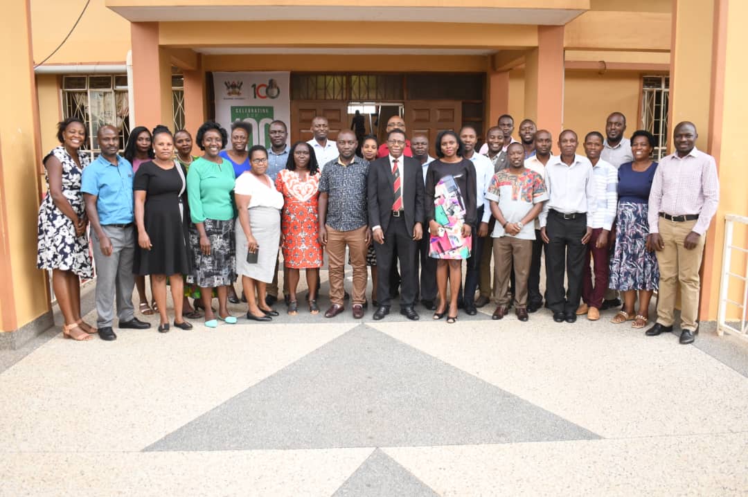 Today, I officiated at an induction function of the Carnegie-funded postdoc fellowship prog, 2022-24. The prog aims at consolidating the research capacity of 25 Early career academics from Mak and 4 other Ugandan public universities. @MuasaFraternity,@MakDRGT