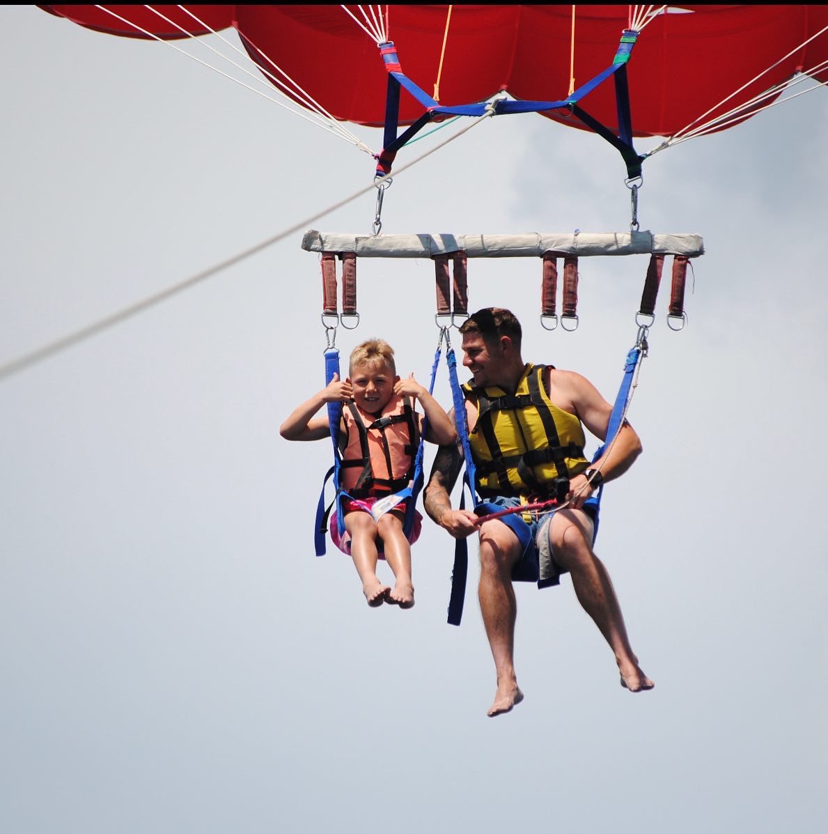 LWALKER2408's tweet photo. He did it! #superproud #parasailing #turkey #healthieselfie @staynorHprimary @MrJeff85 https://t.co/QnMHC1lDsk