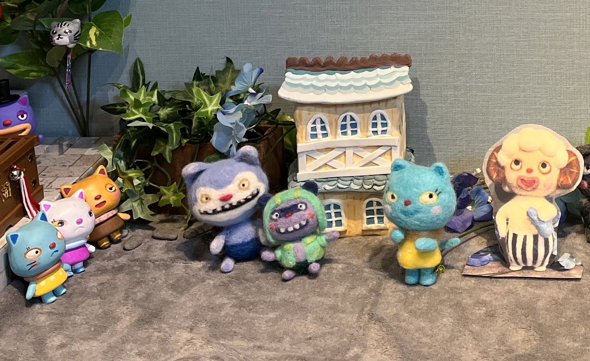mu_tan415's tweet photo. ムータン村に久しぶり友達来たね

どんどん来て～！

歓迎～
わ〜いわ〜い
#COMETどうぶつえん展

え〜❗️

あと2日？

マジ！🙀 https://t.co/8wSTSlZgXa