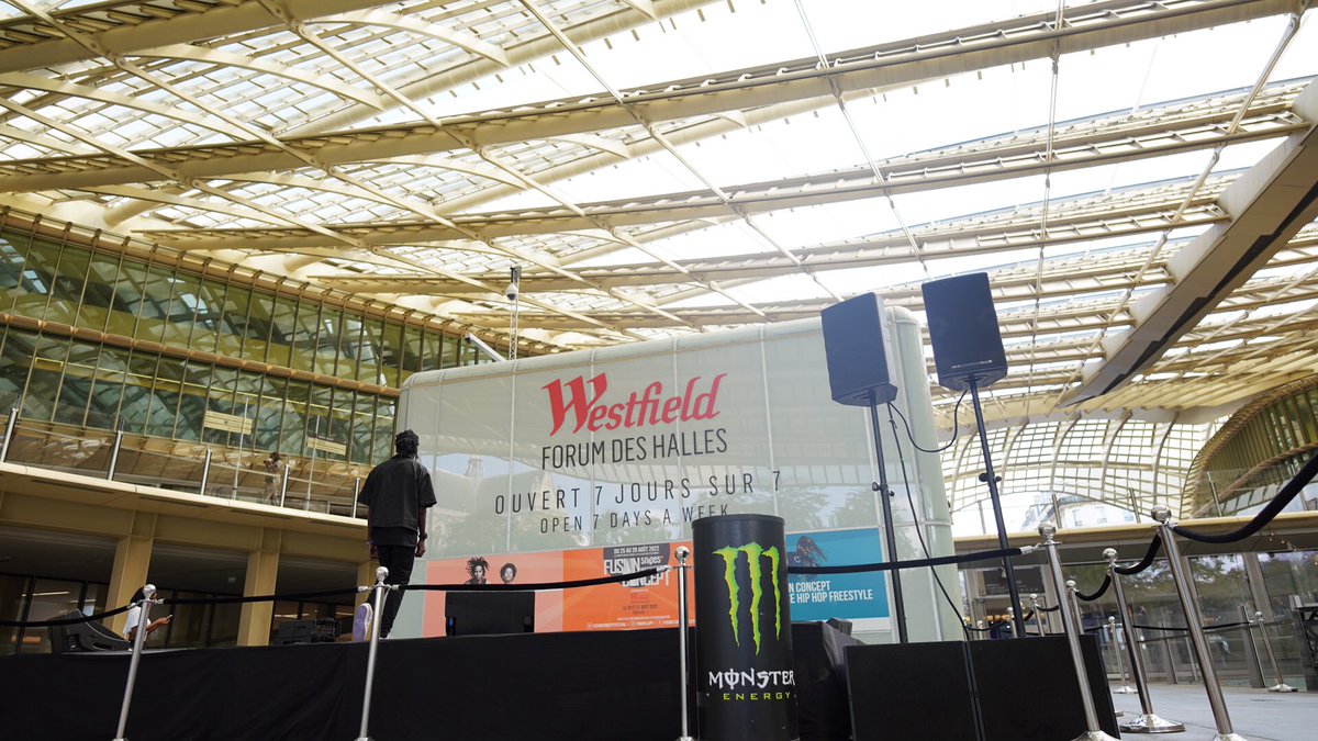 MonsterEnergyF's tweet photo. On vous en parlait c’est le #FusionConcept tout ce week-end à Paris ! Aujourd’hui et demain au @Westfield_FDH pour des initiations et les qualifications et dimanche au cirque d’hiver pour les finales #breakdance #UnleashTheBeast https://t.co/GX5Ex63qTp
