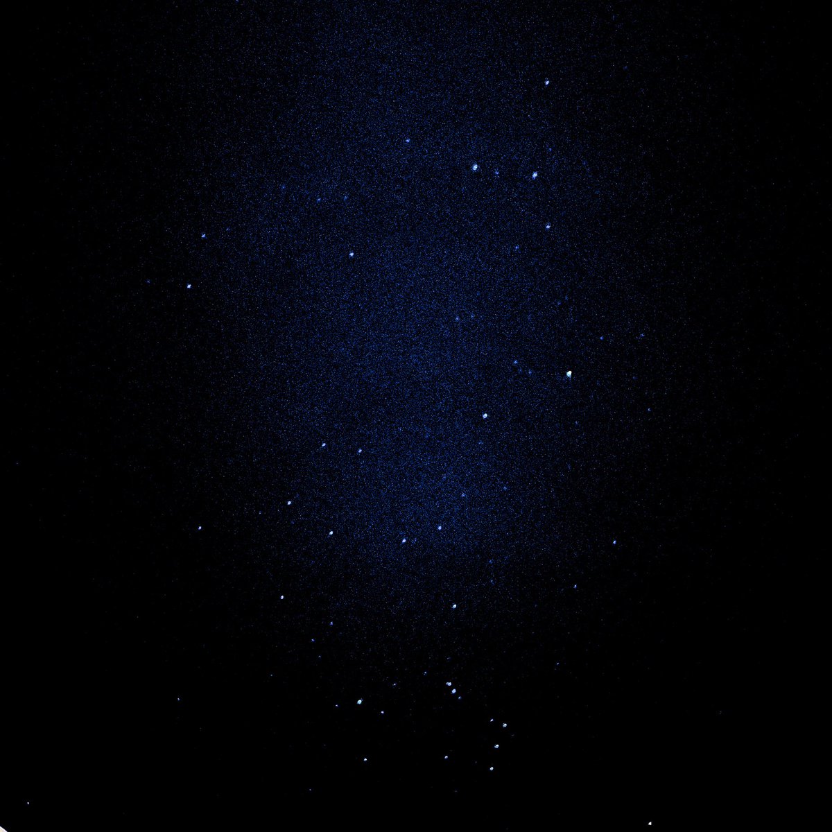 thisisrunalan's tweet photo. It gets dark so I can see the stars ✨ 

Camera : iPhone 13 Pro Max | Apple ProRAW | Night Mode

#itgetsdark #space #stars #ShotOniPhone #shotoniphone13promax #iphone13promax #appleproraw #proraw #raw #nightmood #iPhone #Apple #runalan https://t.co/MkbEFtf4xl