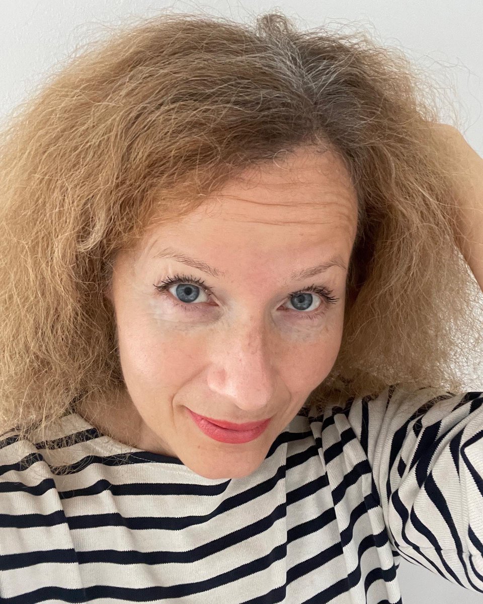 riikka_kevo's tweet photo. #FridayMood. Another week is done. Next week will start on Monday. Time to both relax and be alert.. I wonder how many things did I again forget to do? And how many did I remember to do!! #lovemyjob #weekendvibes #entpreneur https://t.co/PV0jbmKDet