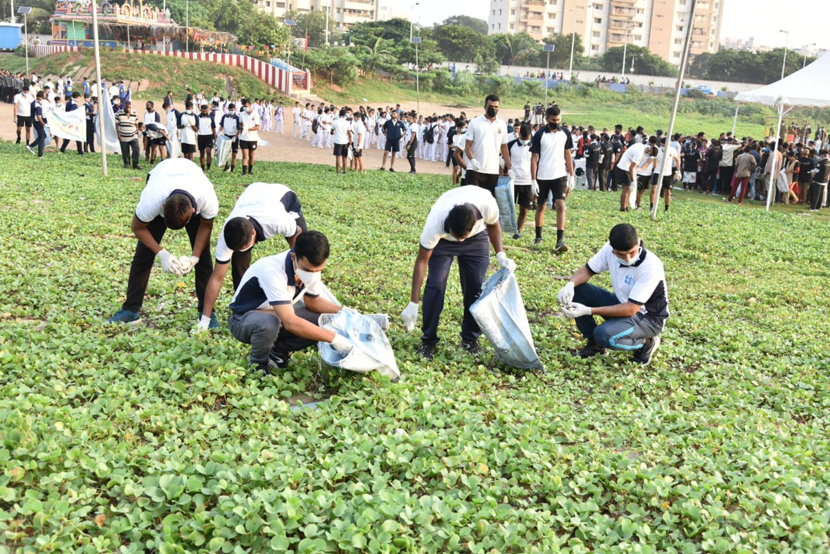 PRO_Vizag's tweet photo. #IndianNaval personnel along with their families from various units of #ENC participated in the Mega #CleanUp Drive along with the local populace at the Beach fronts of #Visakhapatnam near the Fishing Harbour &amp; Bheemili Beach in association with #GVMC this morning. https://t.co/kPafnqwESV