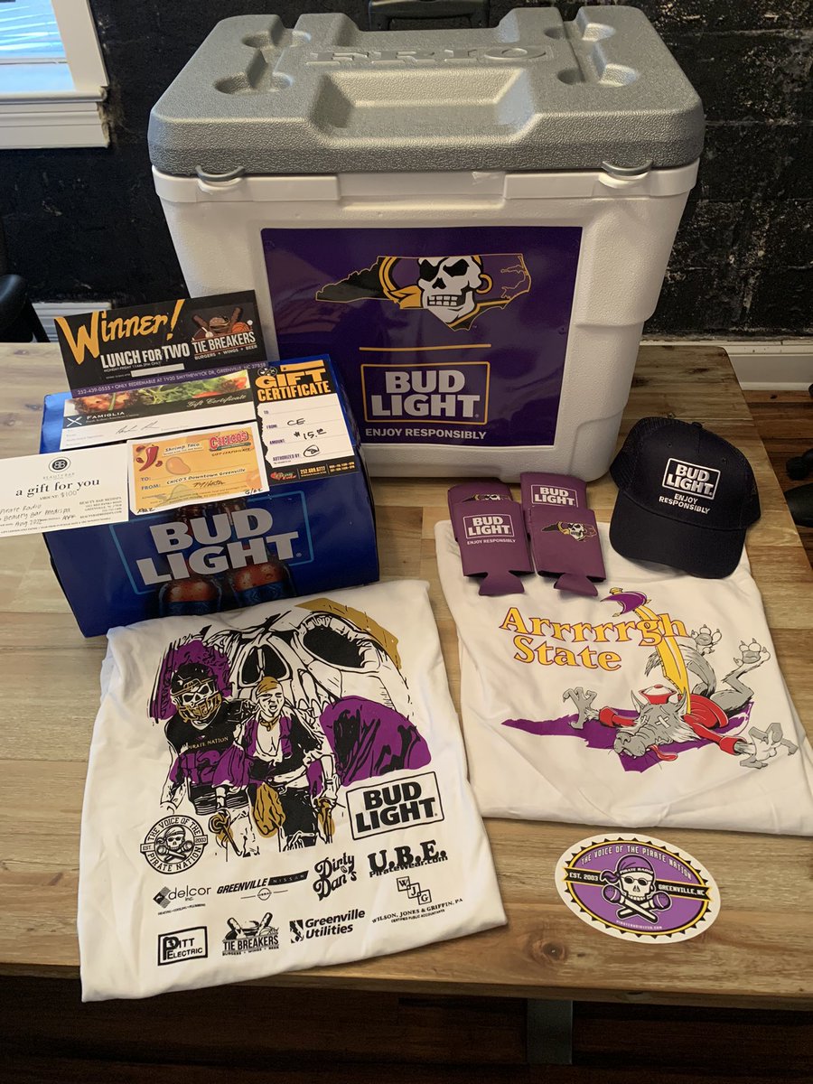 PR927FM's tweet photo. 🚨HUGE FREE BEER FRIDAY🚨
RT and FOLLOW @PR927FM for a chance to win an awesome prize package from Bud Light, Pirate Radio and over $150 in gift cards to local businesses (21 &amp; older only)
#Stations4Winners🏴‍☠️ https://t.co/lYzCuOXhFq