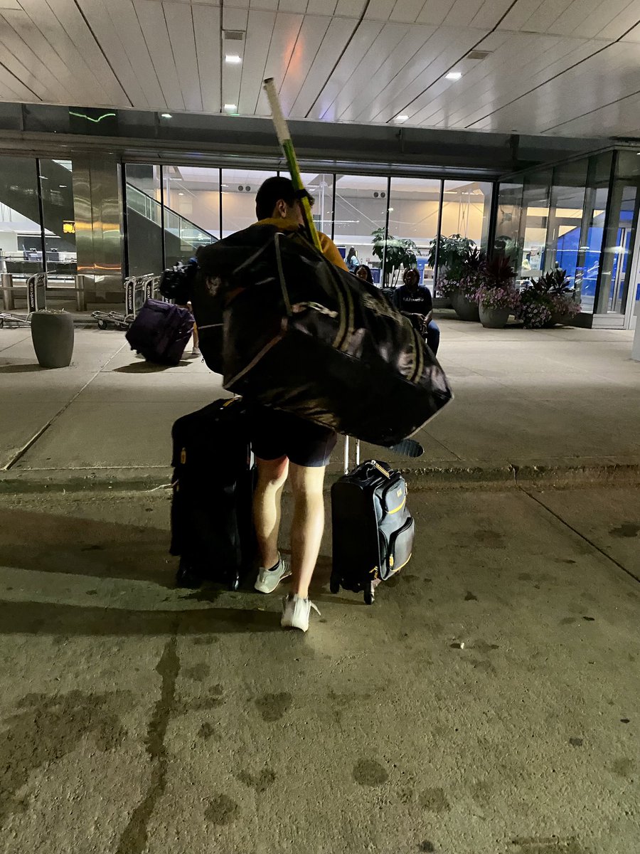 kmb329's tweet photo. Travis Bryson is off to El Paso Rhinos Hockey to play junior hockey. A dream of his (&amp; ours!). He’s worked his ass off for years and we couldn’t be more proud or excited. The days are long but the years &amp; tears are short! Score one for me! Can’t wait to watch you play! Xoxo https://t.co/X9pgXJfbwJ