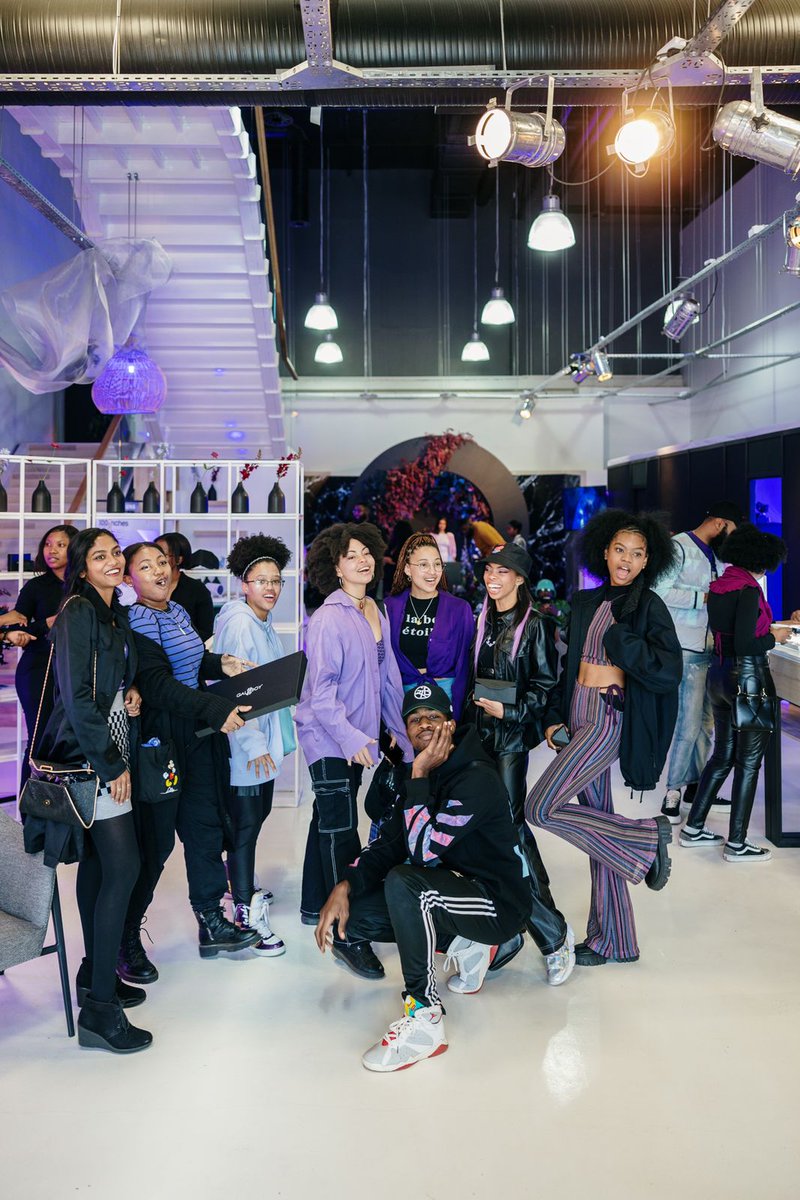 SamsungMobileSA's tweet photo. #FlashbackFriday to our #FlexToCreate creators lounge. Reimagine what a smartphone can do! 😉 https://t.co/JZFwiIdipJ