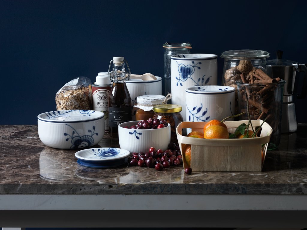 LocalRoot221's tweet image. @RoyalCph storage jars are perfect for storing nuts, berries, spices, and small utensils—all while looking absolutely stunning on your countertop!

Browse Royal Copenhagen storage jars: l8r.it/CZSc
.
.
.
#localroot #kitchenstore #kitchensupplies #cooking #baking #home