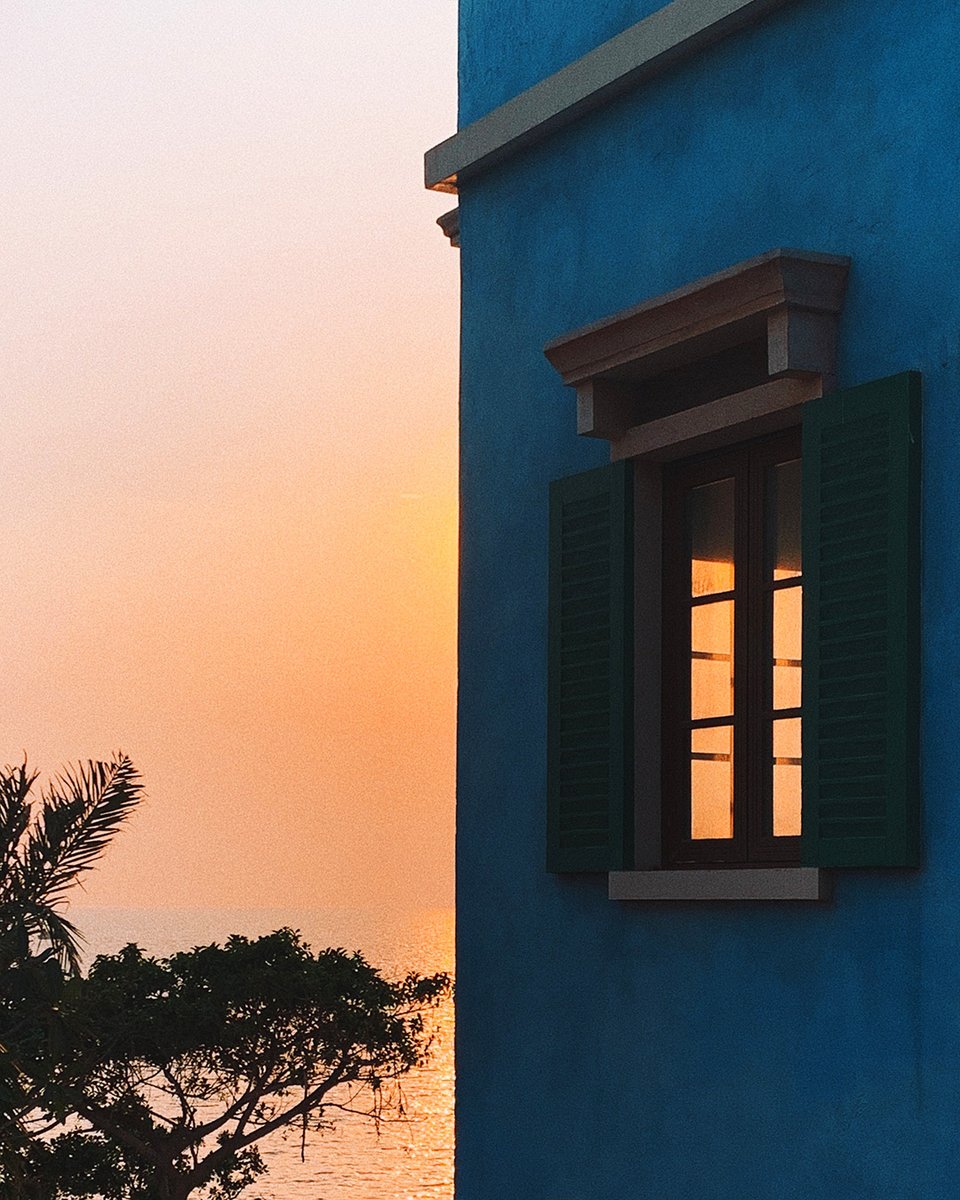 OrchardMoon's tweet photo. Late August evening aesthetic π
Divine colour inspiration - peacock blue and apricot π
#colourinspiration #sunset #holidayaesthetic #lateaugust #vacayvibes #colourpalette #augustbankholidayweekend #designinspiration https://t.co/hE8lThgT78