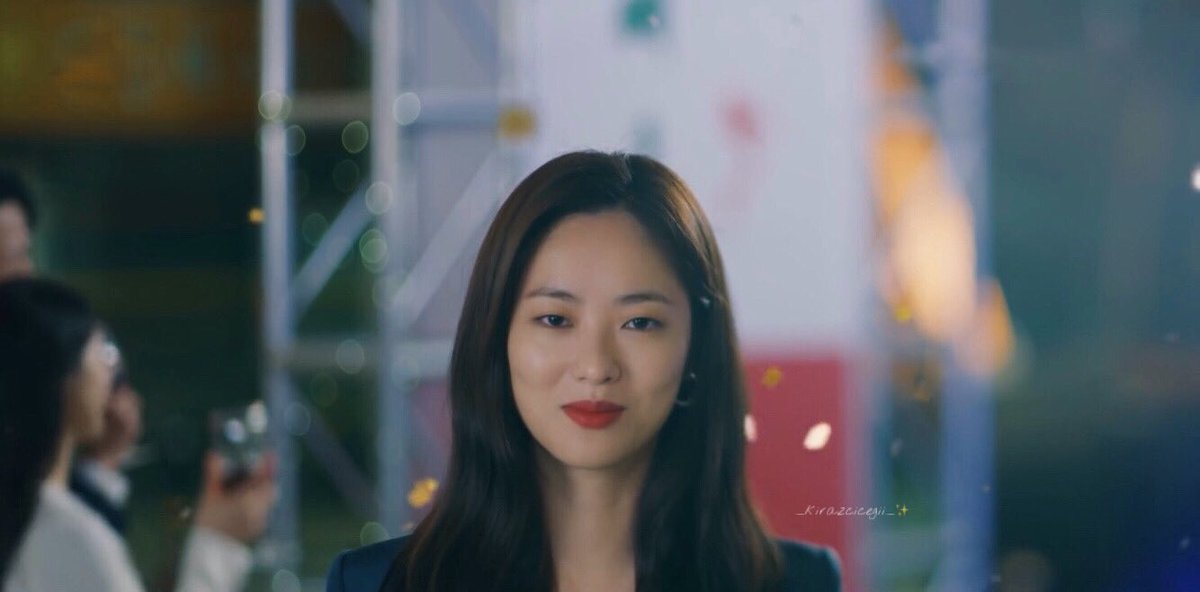 — 🖤✨

                   #Vincenzo 
[ #SongJoongKi • #JeonYeoBeen ]