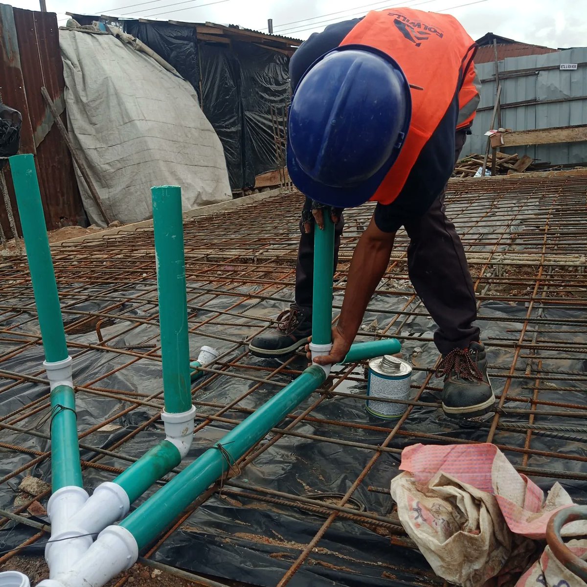 fuyebaba's tweet photo. What we do for a living. #plumbing #piping #contractor #building https://t.co/HuUX73tb3W