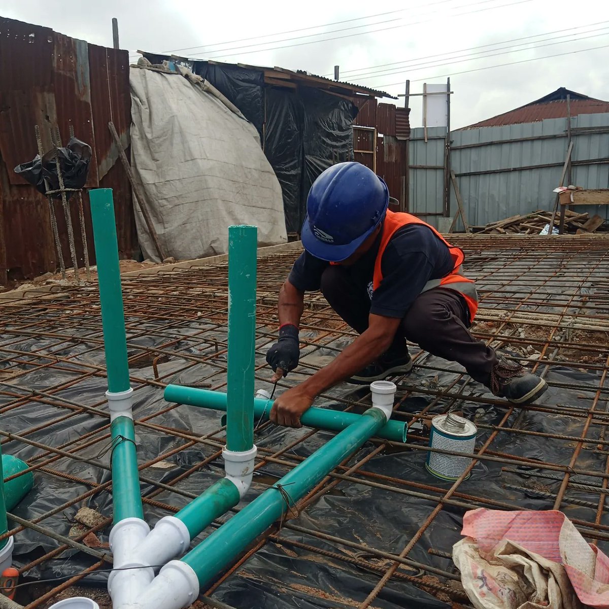 fuyebaba's tweet photo. What we do for a living. #plumbing #piping #contractor #building https://t.co/HuUX73tb3W