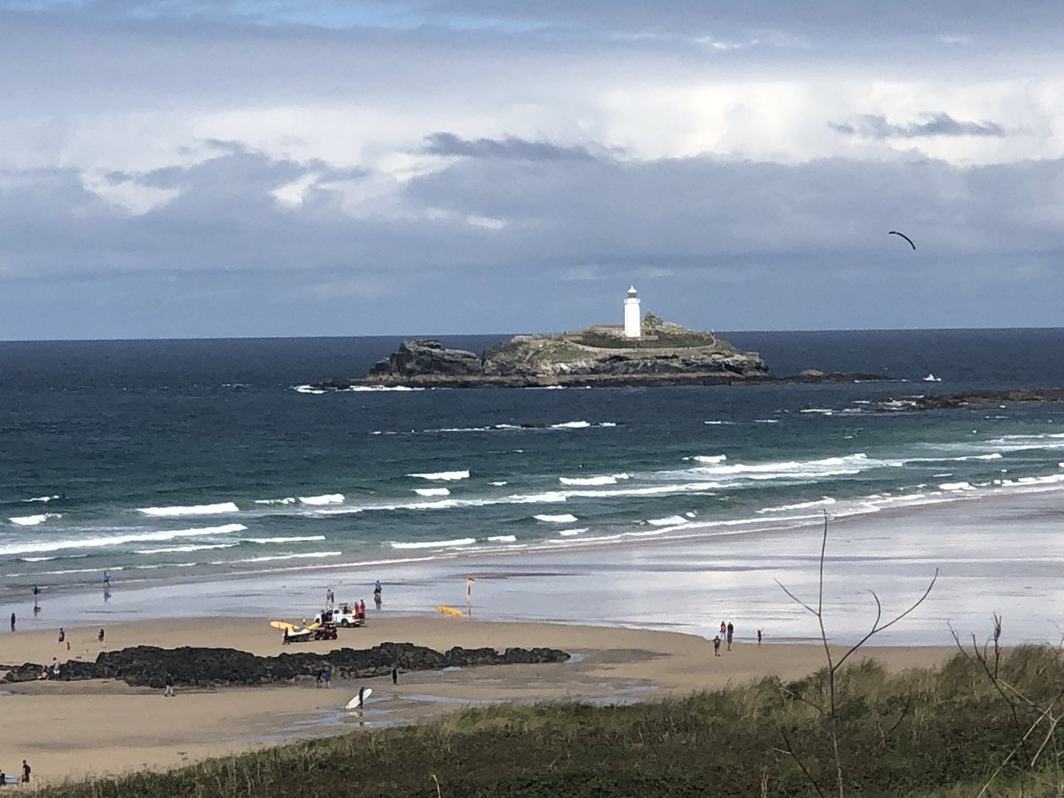 JayneRiceWriter's tweet photo. #SSFpit was a great experience yesterday. My first time. Thank you for all the comments and QRTs, #WritingCommunity ! It was a challenge given I’m away with no wifi and a dodgy phone signal. Kind of surreal tweeting from the beach! Good luck to those who got ❤️s! #amquerying https://t.co/EPVSbCZpas