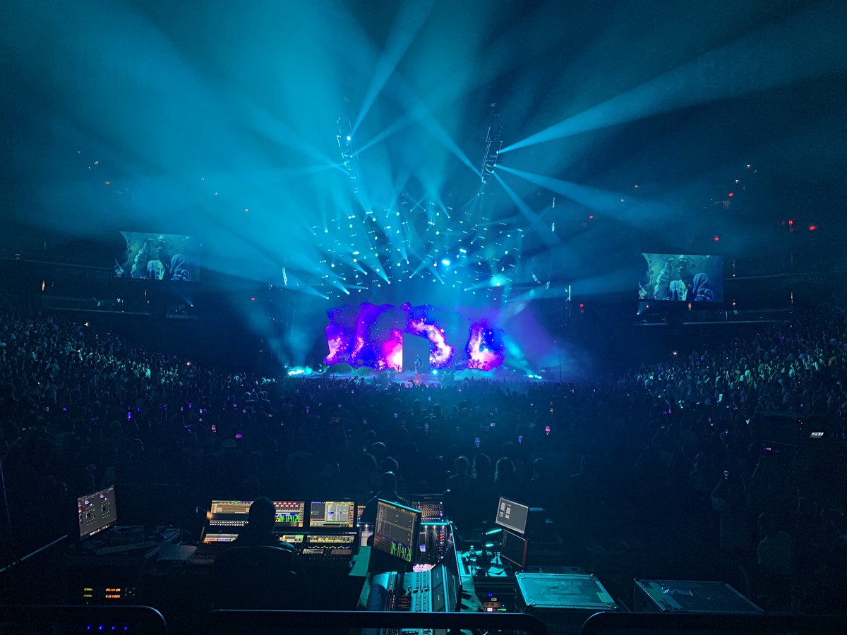 6illigan's tweet photo. @KiDCuDi 
TO THE MOON TOUR 2022 PHOENIX, AZ 
FOOTPRINT STADIUM  
S/O 070 https://t.co/OllOHFmjU5