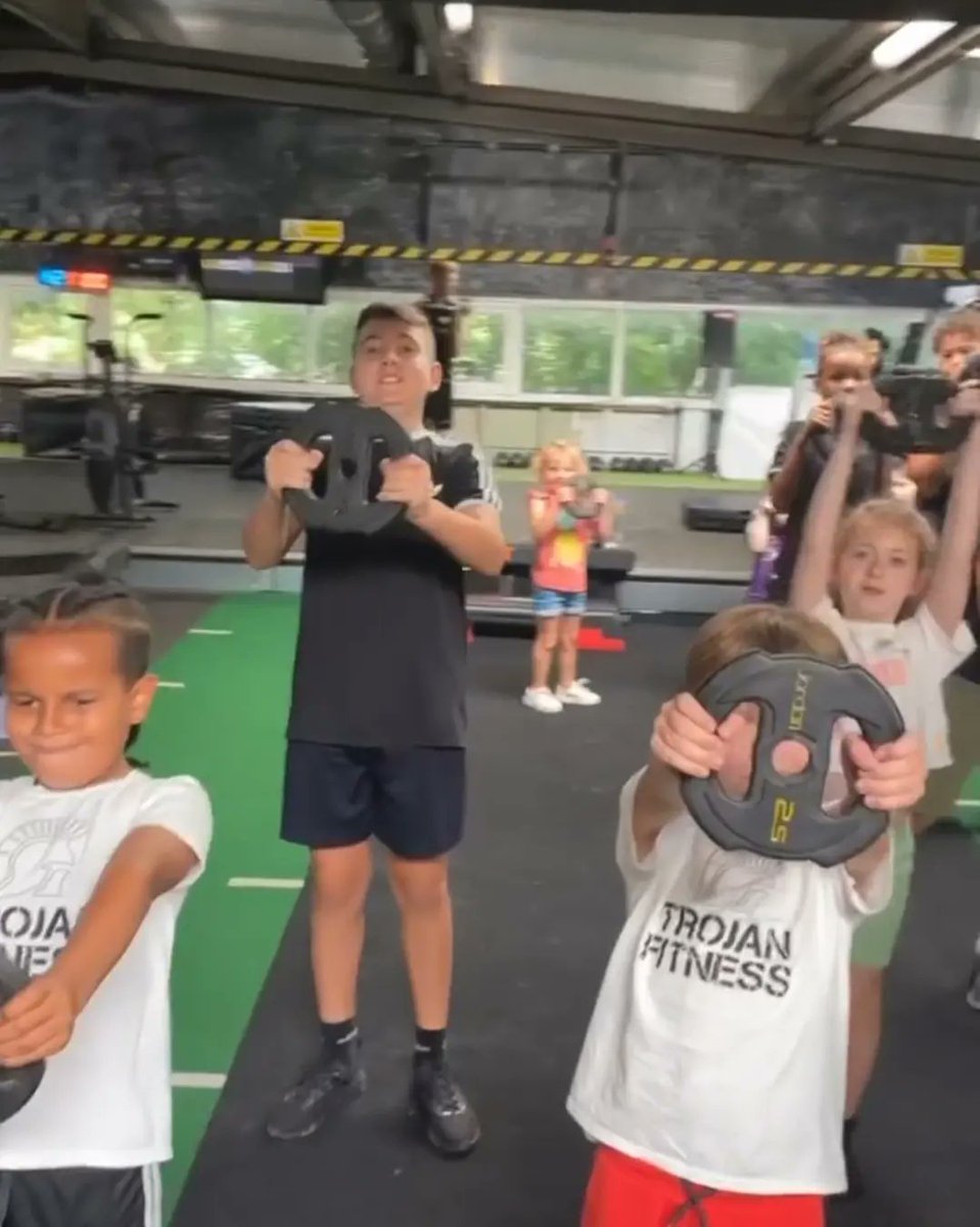 JPSSportsWork's tweet image. Mini Trojans!!!! 💪

Well done to the kids that have attended @TrojanFitness Kids Camp over the last few weeks, with some wearing the Trojan sauce! 😉👍

Mini tees printed by us here, at JPS

📧 sales@jpssports.co.uk
☎️ 01179 390370