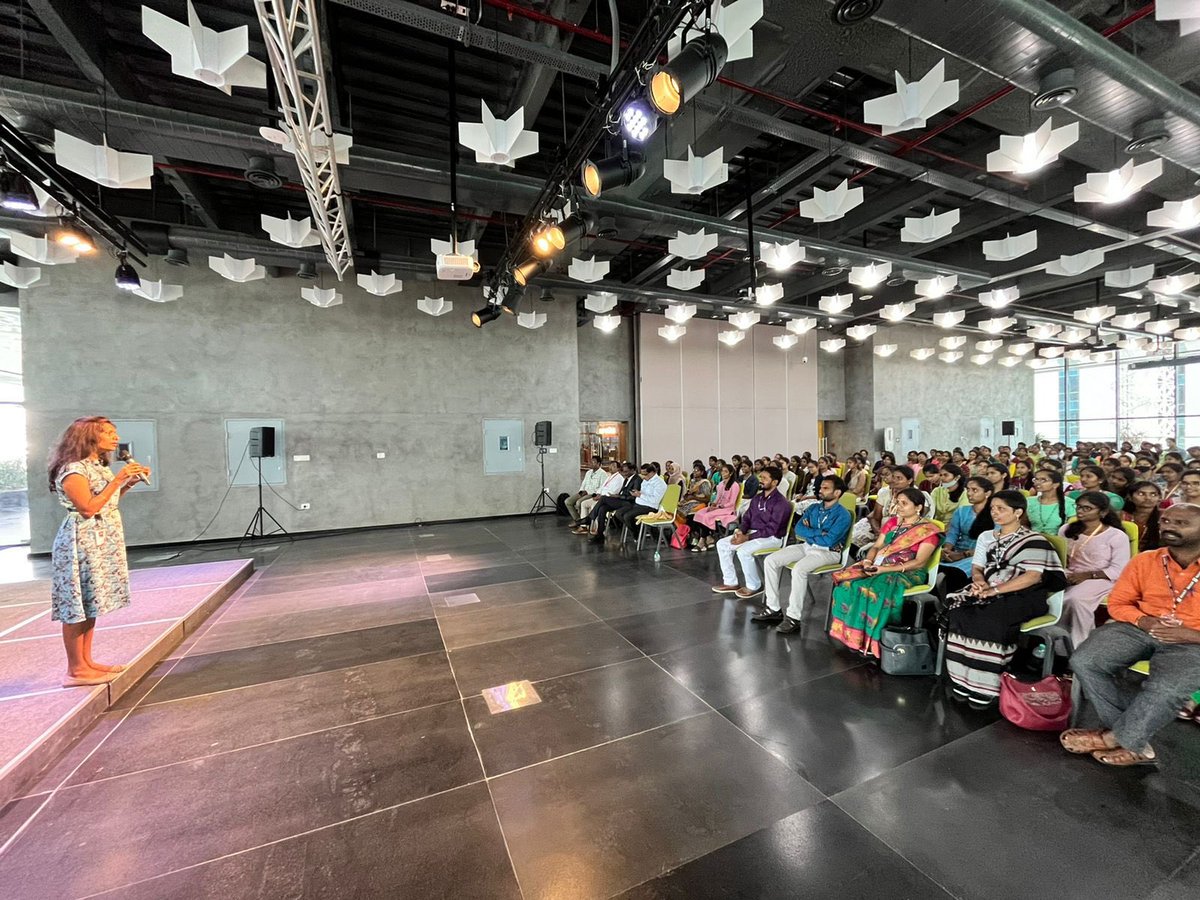 KTRBRS's tweet photo. Glad that 150 bright youngsters of IIIT-Basara had a first hand exposure to @THubHyd &amp; @TWorksHyd 

We need more entrepreneurs coming from our institutions of excellence and am confident that Govt’s efforts in this regard will pay rich dividends 👍 https://t.co/MvUcGcO9Lz