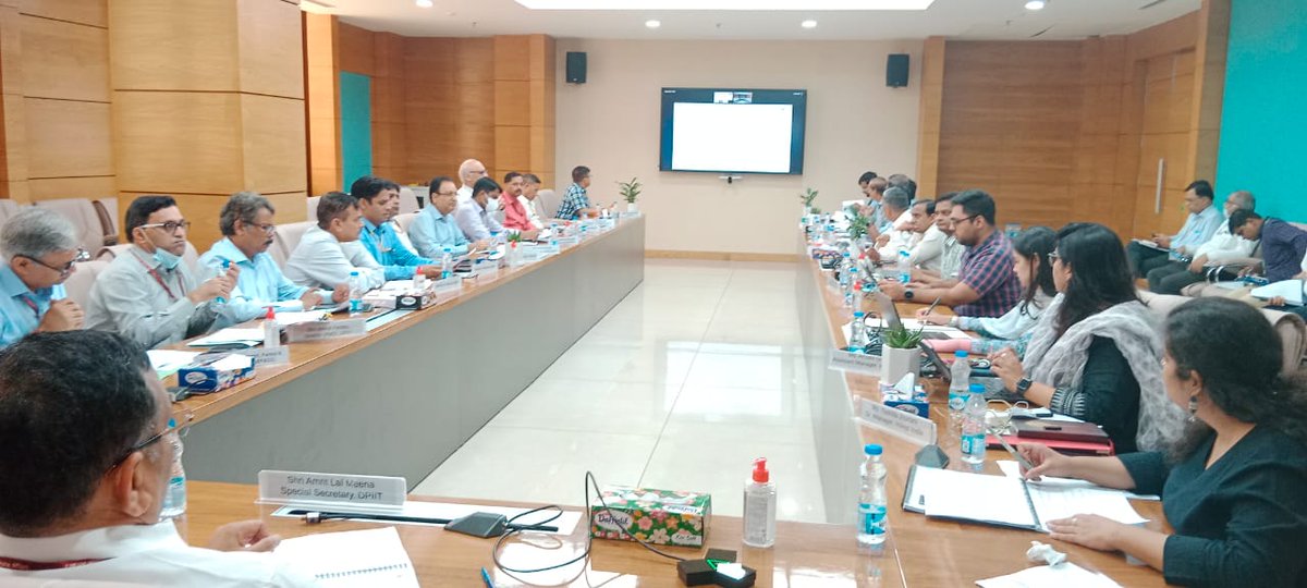investindia's tweet photo. .@investindia's Project Monitoring Group organised a review meeting of 40 critical infrastructure projects with the @moefcc and @RailMinIndia, under the Chairpersonship of Shri Amrit Lal Meena, Special Secretary, @DPIITGoI.

#InvestIndia #InvestInIndia #EODB https://t.co/ugVtPW7k2v