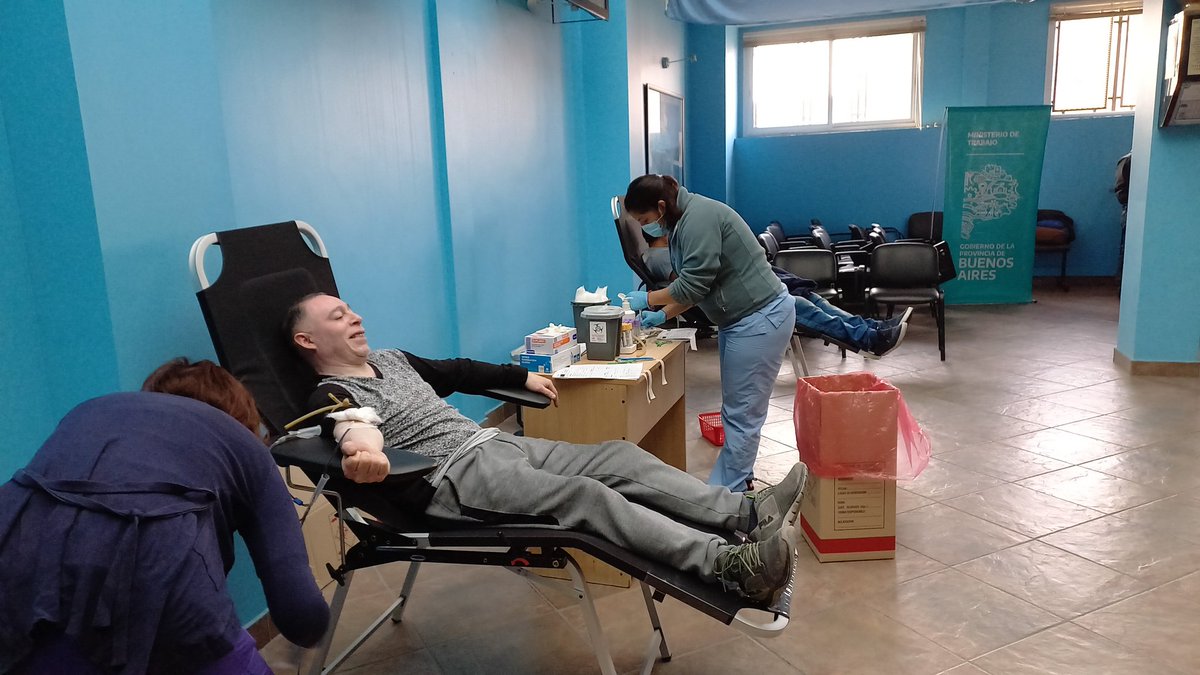 faticaprensa's tweet photo. Ya comenzamos la jornada solidaria de donación de sangre en el SOCRA @soccurtidores a cargo del Instituto de Hemoterapia de la Pcia de Bs As "Nora Etchenique"
Donar sangre salva vidas ❤👍
@waltercorreaok https://t.co/LqcJx79GAe