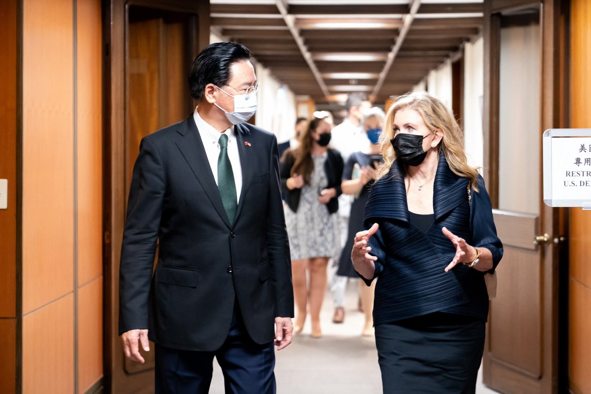 MarshaBlackburn's tweet photo. .@MOFA_Taiwan and I are both committed to strengthening bilateral ties between the United States and Taiwan. 
 
In Congress, I am helping to lead the effort to increase military support to Taiwan and strengthen security for Pacific Island nations. https://t.co/K5j94lrP3g