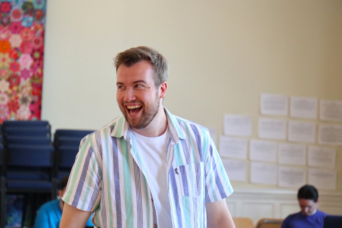 Hampton_Alumni's tweet photo. Great to see not one, but two Hamptonians in the cast of @BYOpera Sir John in Love @operahollandpk. Conrad Chatterton OH (2016) plays the role of Sir John and Conall O'Neill OH (2011) the role of Ford. Tickets still available. 
https://t.co/61MzSg44CU https://t.co/cApv1gkGTa