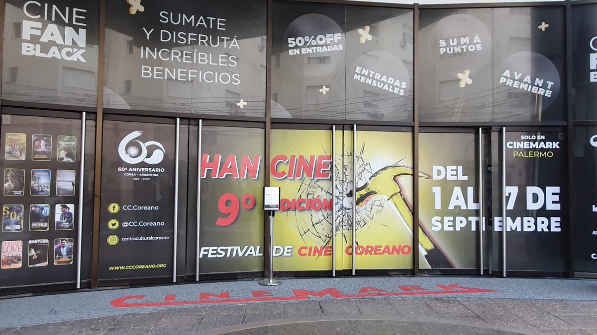 gabipressello's tweet photo. Así amanece en Cinemark Palermo. HAN CINE coming soon 🔨 https://t.co/K4To8opUJk