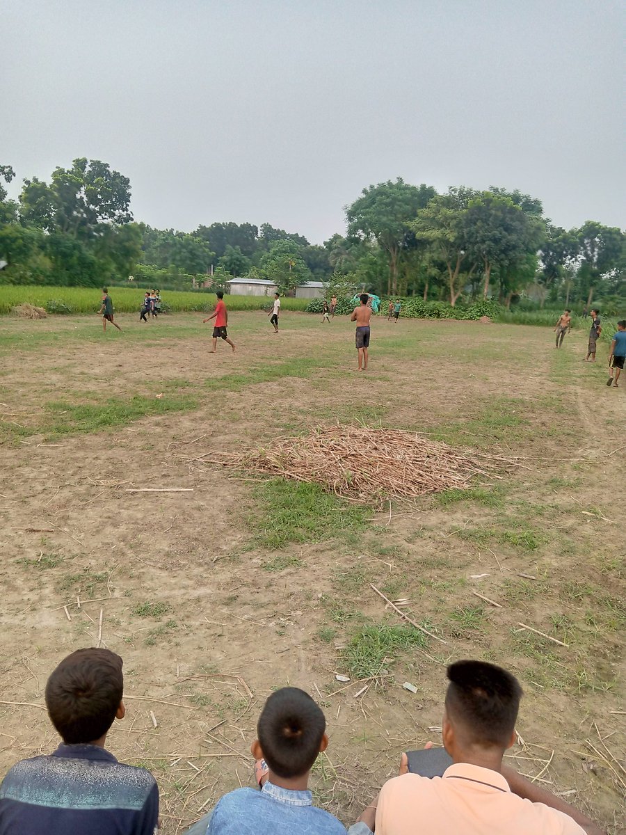ChenchalM's tweet photo. Let the younger brothers play football this afternoon https://t.co/Y6ISUJ6Q9w