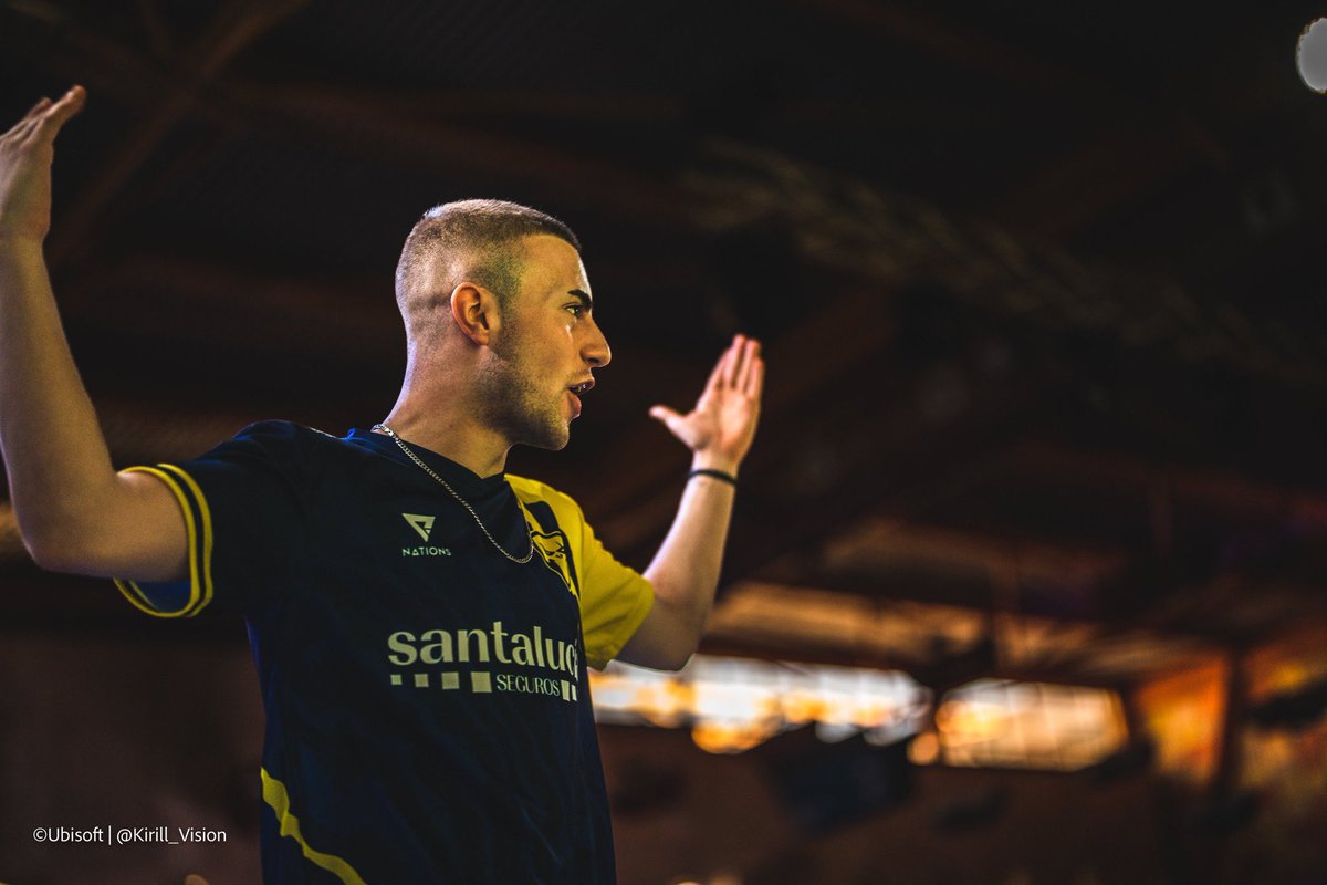 hola amigos, ayer perdí mi cuenta con el verificado (Hulik_) 🥲 y he decidido abrirme esta nueva para seguir poniendo mis mierdas por aquí, agradecería difusión en este tweet para recuperar al menos algunos follows <3 🥹