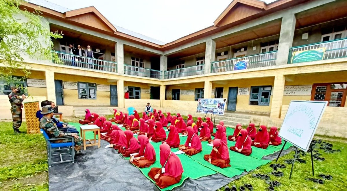 HukusBukus_786's tweet photo. A short #lecture & #essaywriting competition conducted by #IndianArmy on #WomensEqualityDay at Hazrat Baba Reshi, Central High School, #Hajibal, #Baramulla District. 40 students alongwith 4 teachers were part of the event.
#Kashmir
#womenempowerment
#women
@manojsinha_ https://t.co/AbzPZKqvhi