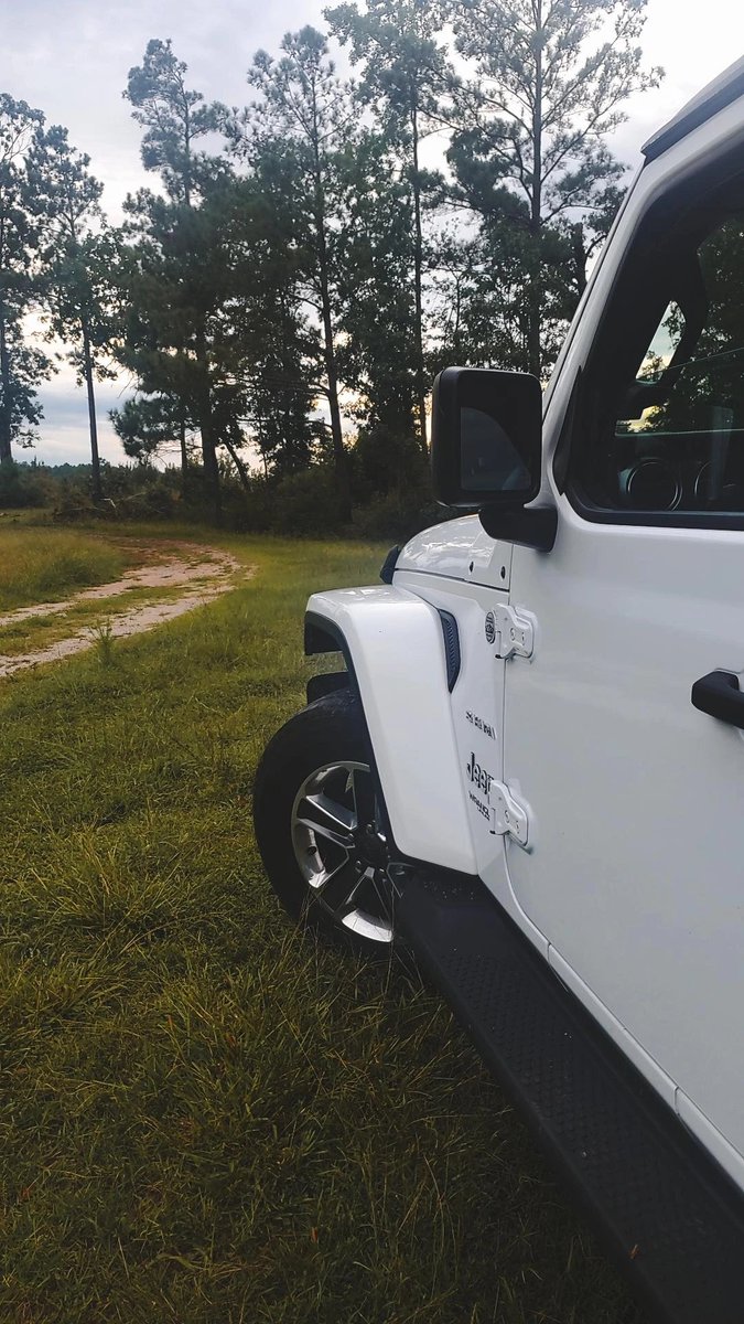 The past few weeks has been HARD, EXTREMELY HARD. 
Not sure what it is, but I'm brave enough to say I don't feel ok sometimes. 

Praying for anyone that feels like I do.