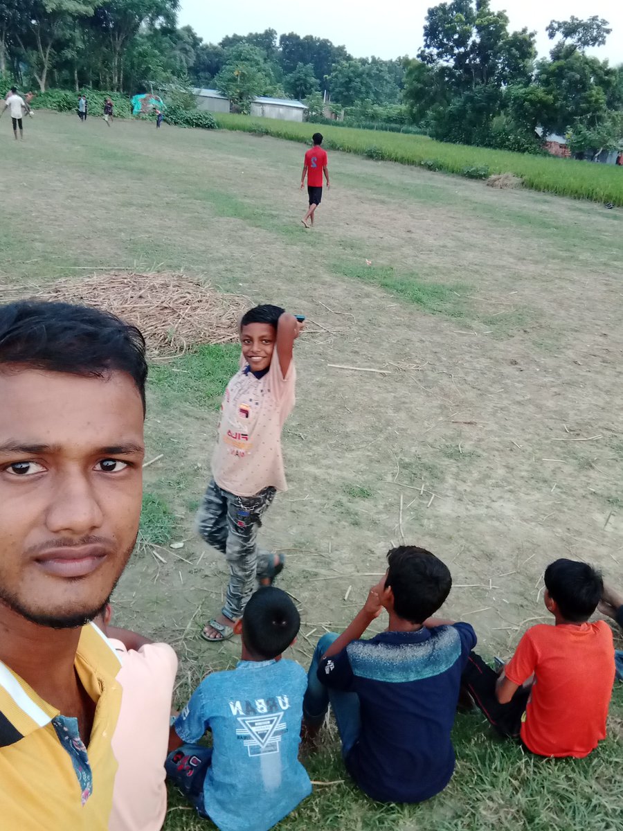 ChenchalM's tweet photo. Let the younger brothers play football this afternoon https://t.co/Y6ISUJ6Q9w