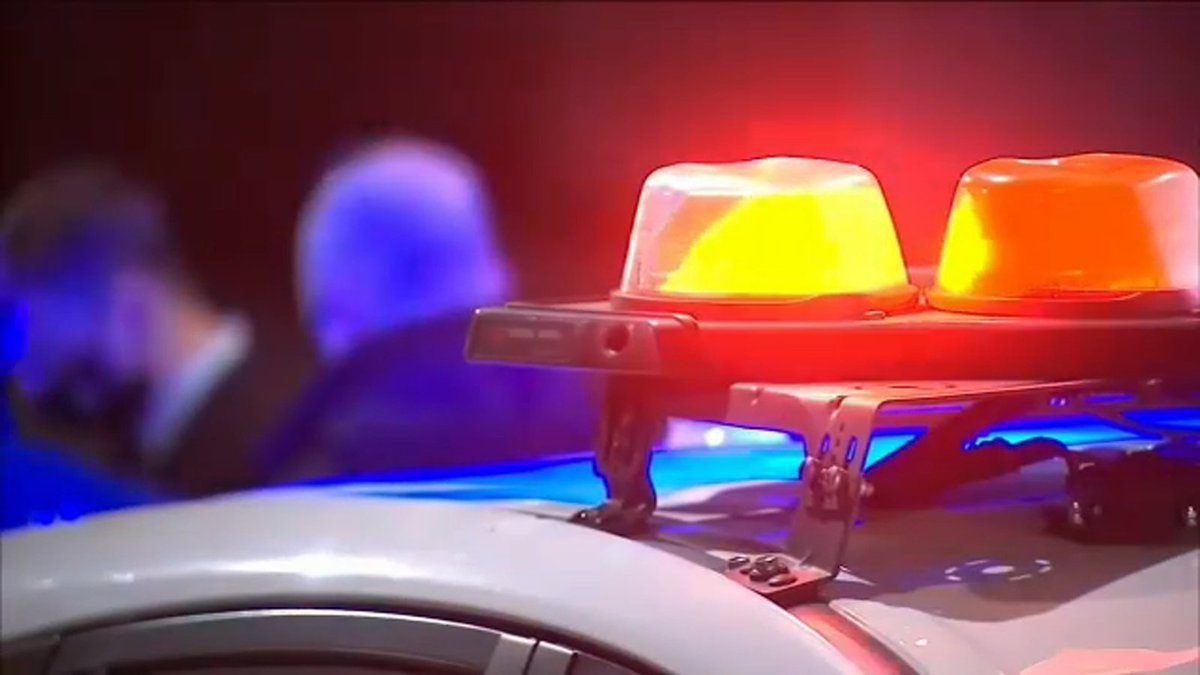 ABC7NY's tweet photo. Motorcyclist dead after crash on Grand Central Parkway in Queens https://t.co/zARmhXboHn https://t.co/NbBbAflpvn