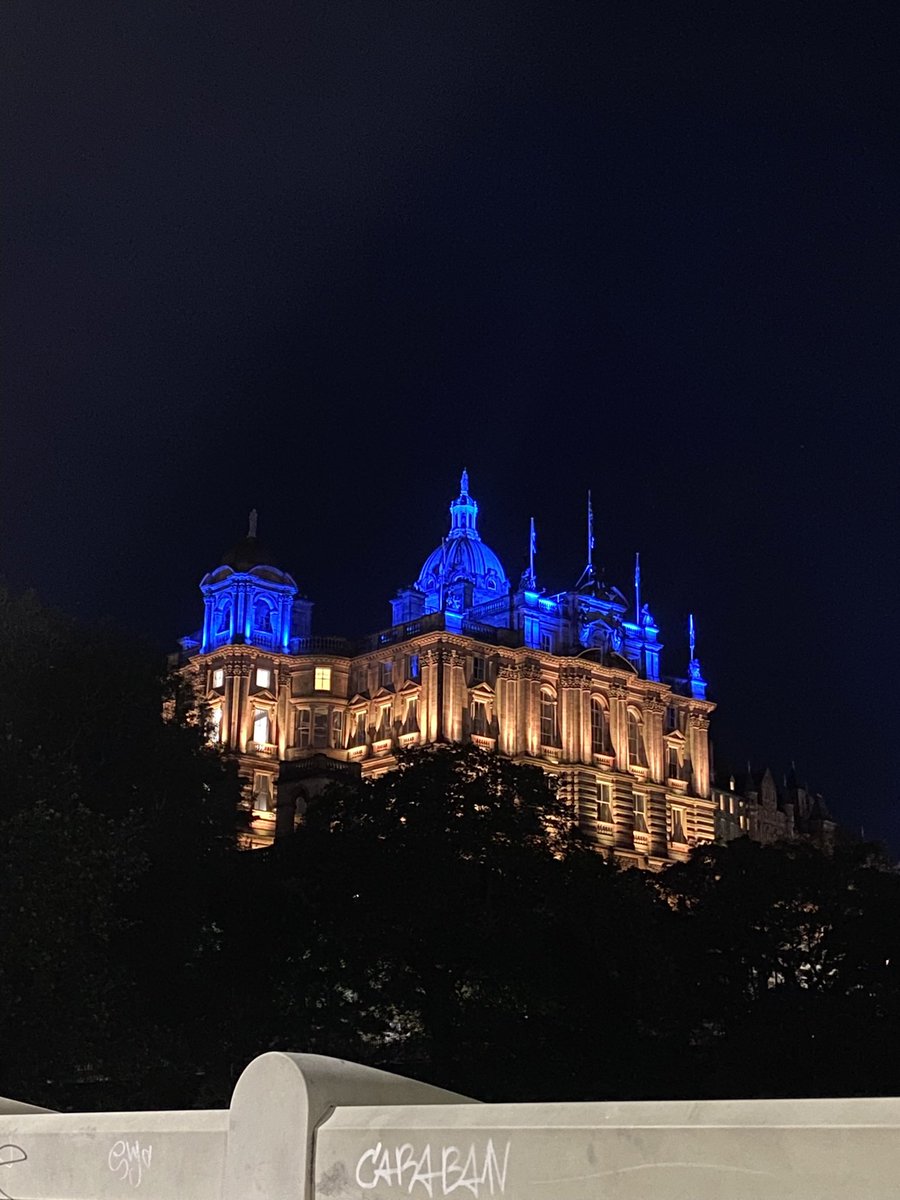 carole_brunton's tweet photo. Great day at the @edfringe with 3 shows @AliWoodsGigs good belly laugh, followed by @GussieGrips #vivayourvulva educational and entertaining - great advocate for womanβs health π³ finished the evening with @choirofman - fantastic show definitely worth going to #dancingintheisles https://t.co/EBlksvkYEB
