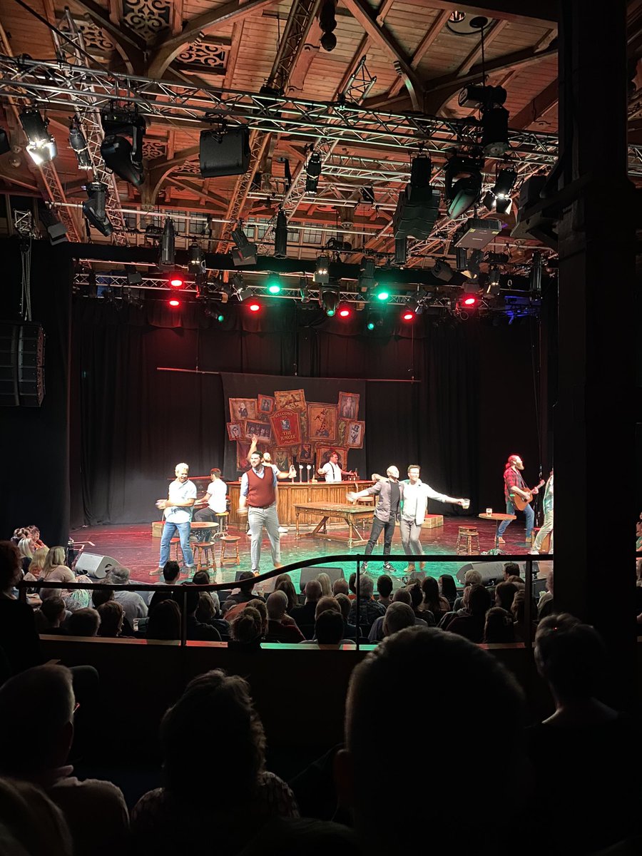 carole_brunton's tweet photo. Great day at the @edfringe with 3 shows @AliWoodsGigs good belly laugh, followed by @GussieGrips #vivayourvulva educational and entertaining - great advocate for womanβs health π³ finished the evening with @choirofman - fantastic show definitely worth going to #dancingintheisles https://t.co/EBlksvkYEB