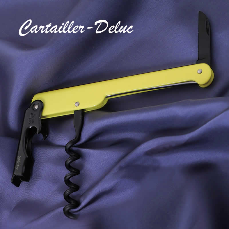 wine_ac's tweet photo. フランス刃物の街ティエールで設立された Cartailler Deluc(デュルック)ソムリエナイフの50周年記念モデル「イエロー」が入荷いたしました!
発表年の1972年にちなんだロットナンバーが、フックサイドに刻印♪コレクションにもオススメです (^_^)
#wineac #ソムリエナイフ
https://t.co/xwWBYUNC3R https://t.co/OkTrycGofI