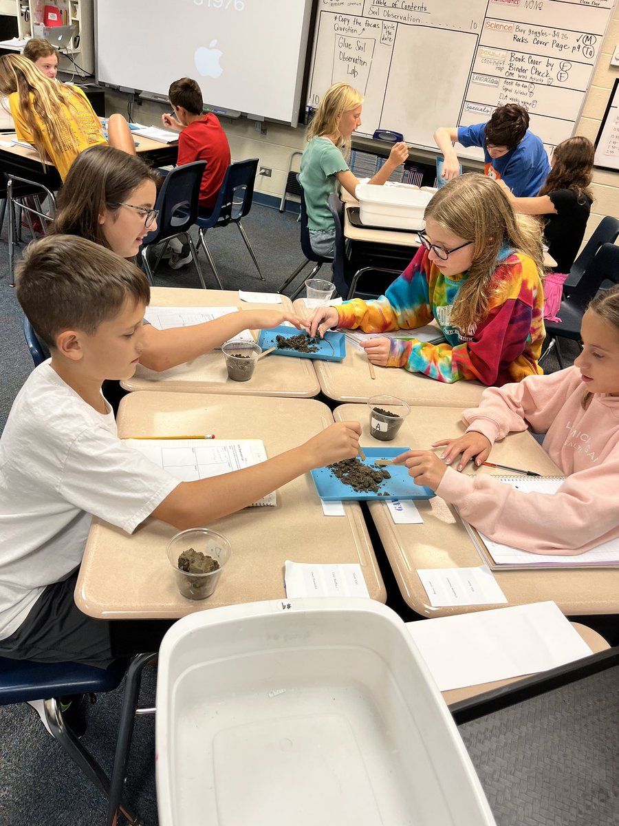 StarGenerals's tweet photo. In our first science investigation we are observing different soil types! 🪱🪴#earthscience #CollaborationCommunication #LearnersMindset https://t.co/jEDvNm2Jj3
