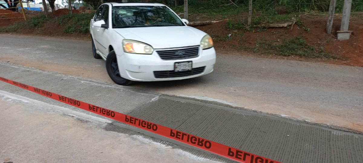 Loo_Rod's tweet photo. @heraldodetab @TabascoHoyTV @Gobierno_Tab @SSPCTabasco @SCT_Tabasco @semovitabasco  Colonos de Sabina pide apoyo para salvaguardar las obras que se están realizando en la colonia. https://t.co/PRtl9LT0Jn