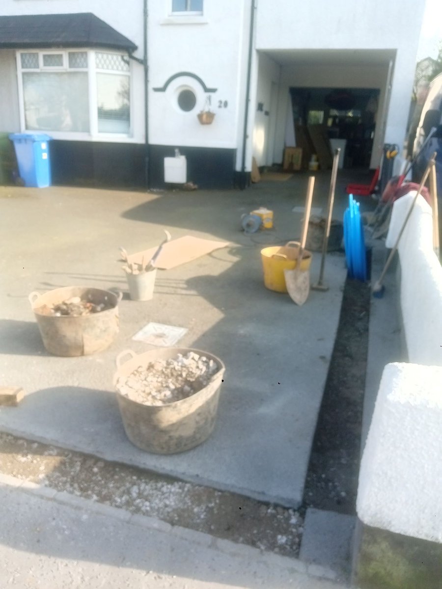 MasterblasterDR's tweet image. Master Blaster appreciates that there are multiple reasons why a water main replacement may be needed. From a burst pipe to replacement of old lead pipes, our expert water mains engineers can tackle any problem. 

Check our reviews yell.com/biz/master-bla…