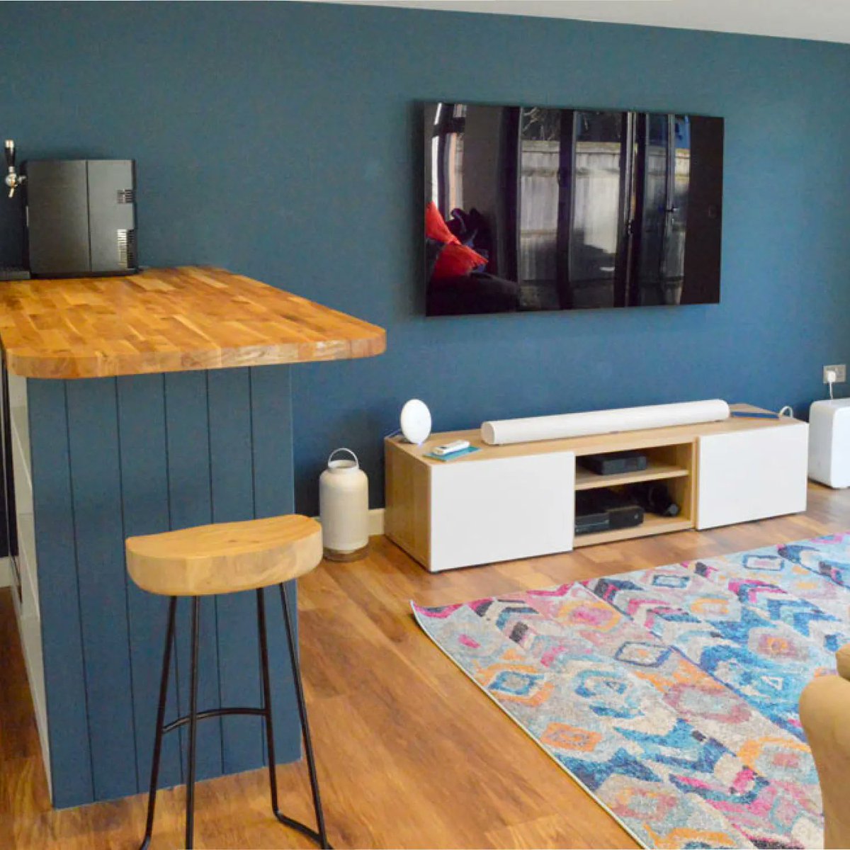 How would you use the extra space created by a new #gardenroom? A #homeoffice? A #homegym? A #gardenbar?
John’s wish list included all of these, so that’s what we created, giving him all the space he needs to work, workout, relax and entertain. Message us for your quote today.