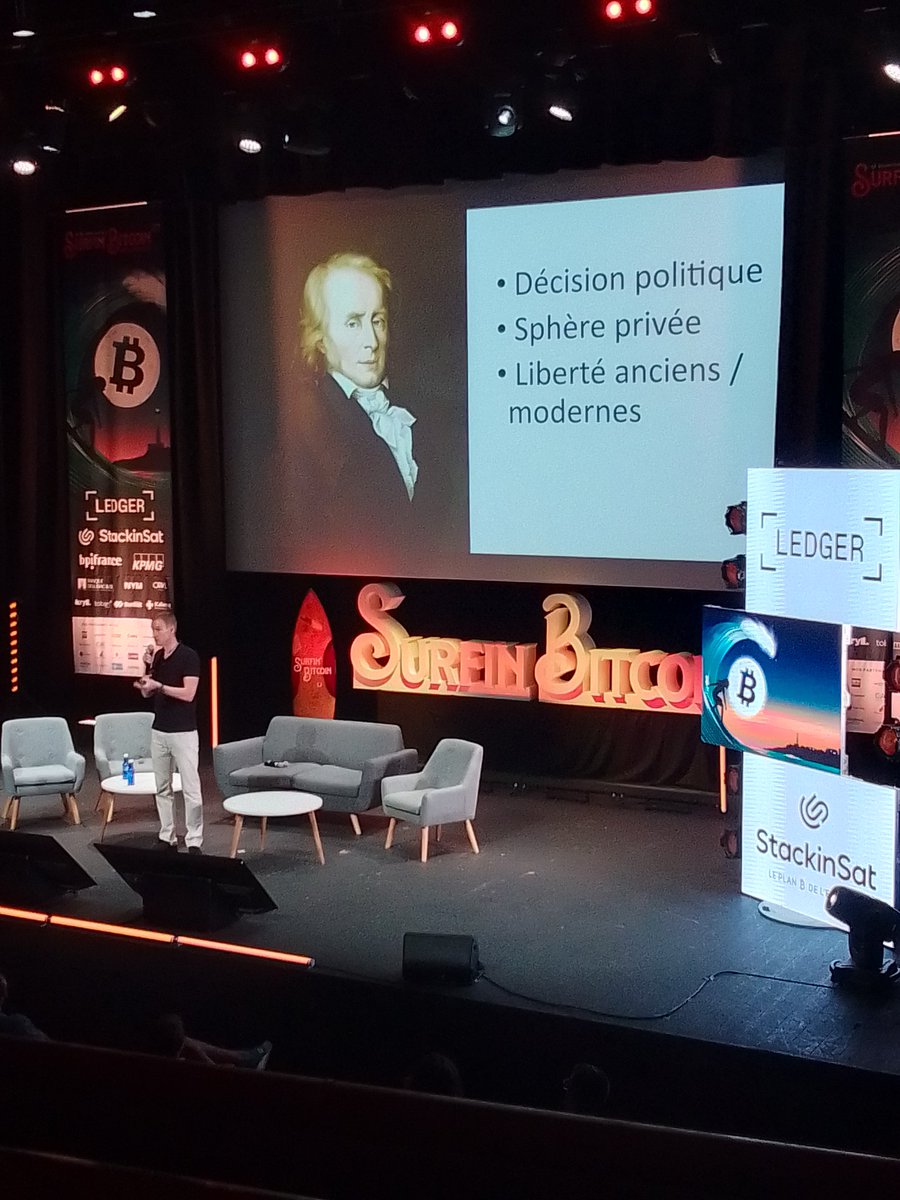 SurfinBitcoin's tweet photo. 🔔[PROCHAINE KEYNOTE] Salle @Ledger
Dépolitiser la monnaie

Intervenant : @ydemombynes Haut Fonctionnaire à la
Cours de comptes

#SurfinBitcoin22 #ConferenceDays #Keynote https://t.co/4pjumHB30H