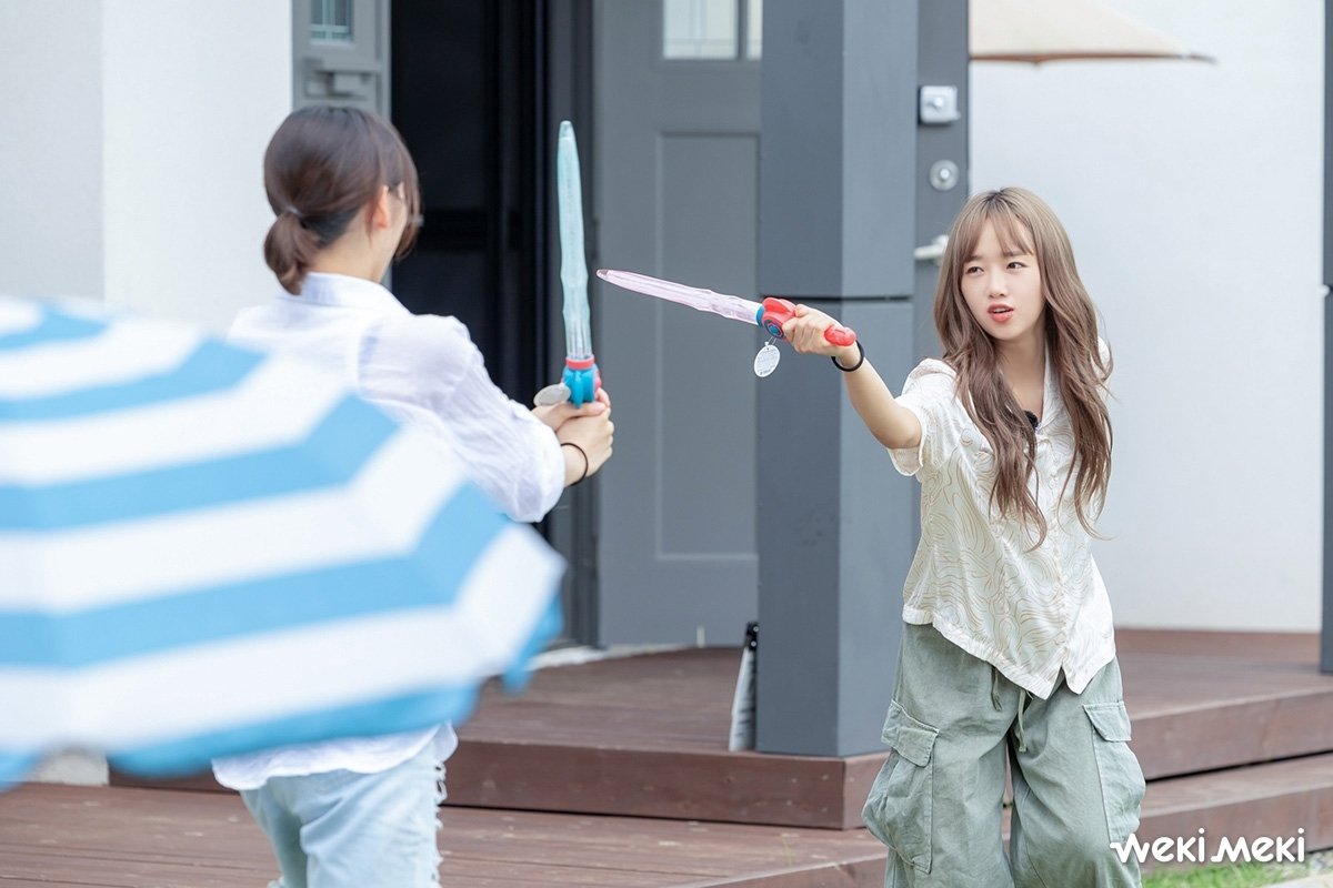 wkmk_justUS's tweet photo. 220826 [OFFICIAL FANCAFE❤️]
[📸] 위키미키 5주년 기념 리얼리티 < Let's go We&amp;Me > 비하인드 1탄

🧡 https://t.co/QsztfyFqNS

#위키미키 #WekiMeki #키링 #KiLing
#LetsGo_WE_ME #We_Me #위키미키링_힐링여행 https://t.co/oki4KbRMJx