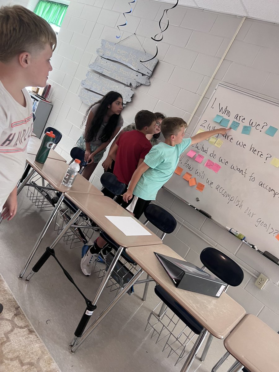 5_6gmc2's tweet photo. #LIM #classmissionstatement #6thgrade #MilanC2Schools #create https://t.co/1AGXmB5WbV