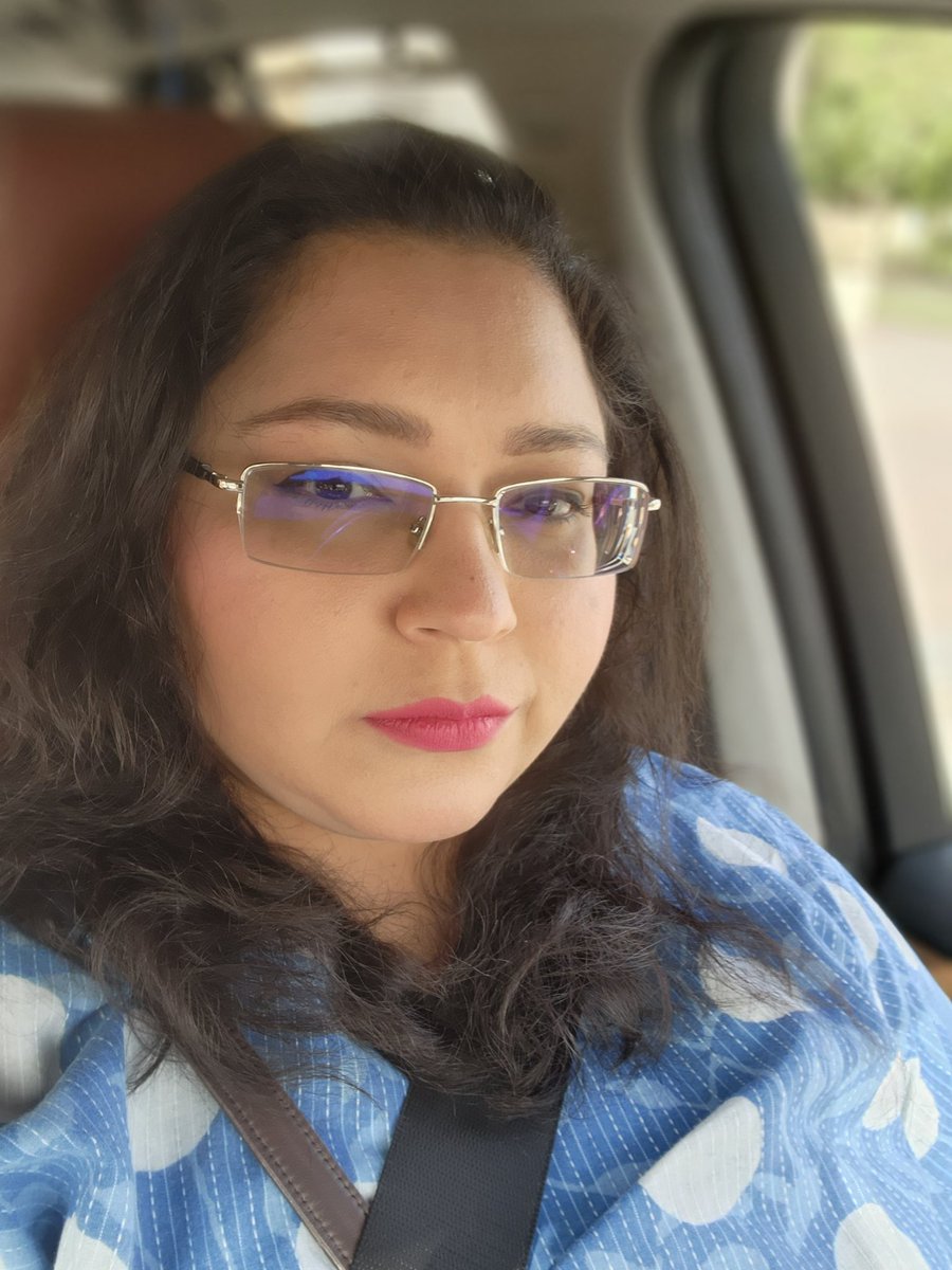 tanvidamani's tweet photo. On my way.... Waiting for the sweet serenader... #backstagediaries #actordiaries https://t.co/i7XJcN9hlz