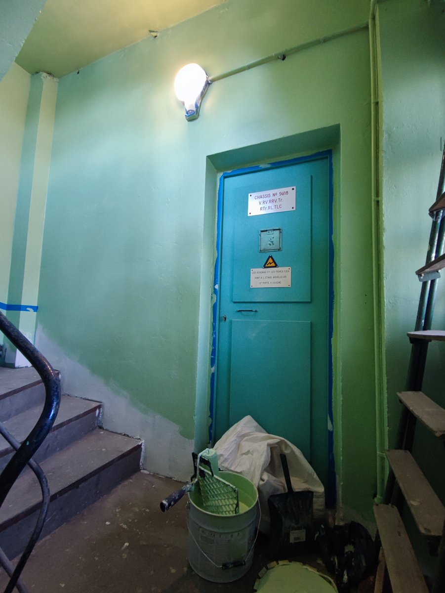 Railsethistoire's tweet photo. Nous sommes de retour au #Poste1 de Lyon-Perrache, où la cage d'escalier retrouve peu à peu ses couleurs d'origine : à l'occasion des #JEP2022, venez découvrir le Poste les 17 et 18 septembre prochains !
#Lyon #Perrache #SNCF #Patrimoine @SNCFReseau https://t.co/oaQ08AygXb