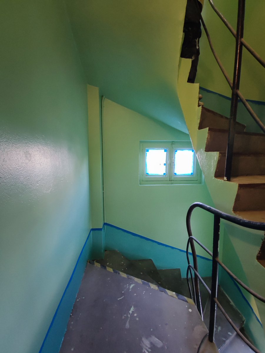 Railsethistoire's tweet photo. Nous sommes de retour au #Poste1 de Lyon-Perrache, où la cage d'escalier retrouve peu à peu ses couleurs d'origine : à l'occasion des #JEP2022, venez découvrir le Poste les 17 et 18 septembre prochains !
#Lyon #Perrache #SNCF #Patrimoine @SNCFReseau https://t.co/oaQ08AygXb